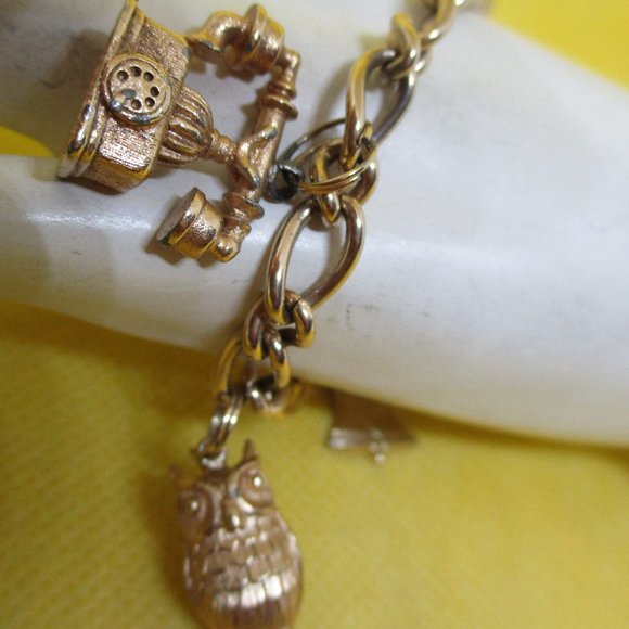 Avon Gold Tone Charm Bracelet Owl Telephone Chair Coffee Grinder Liberty Bell - Picture 1 of 10